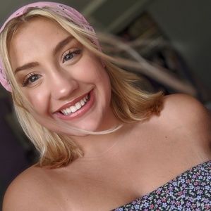 Meet your Posher, Em